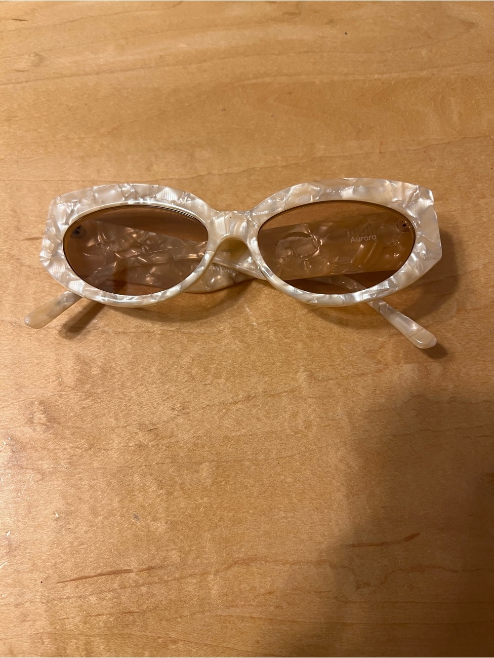 Lu Goldie “Aurora” marbled/speckled sunglasses in ivory and tan and white